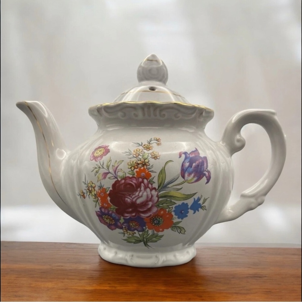 Vtg English Garden Teapot Porcelain Floral Gold Trim Cottagecore Farmhouse Decor